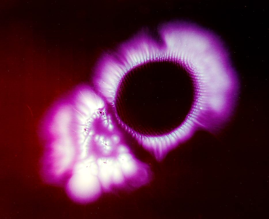 Foto Kirlian de un dedo humano.